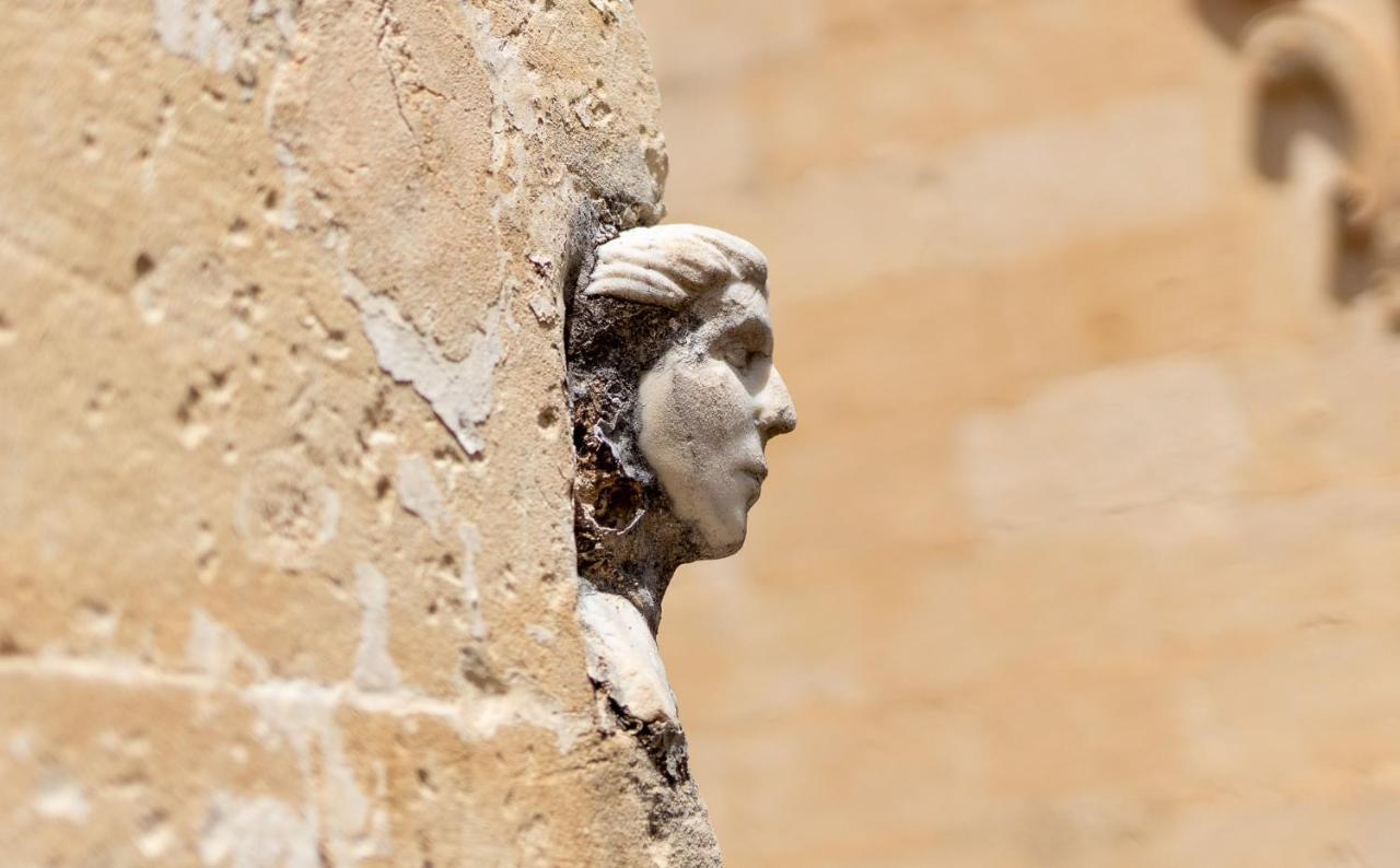 Palazzo Della Contessa - Suites & Breakfast Lecce Luaran gambar