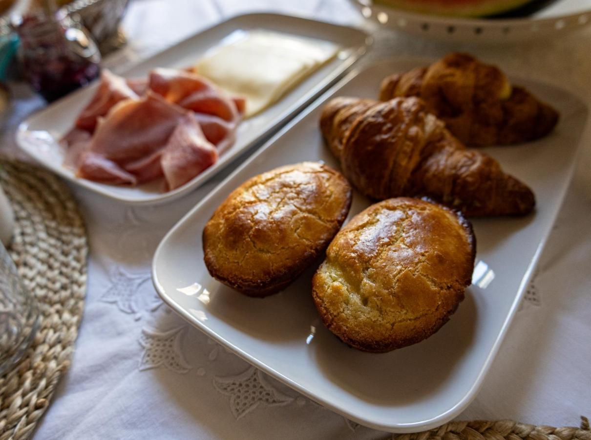 Palazzo Della Contessa - Suites & Breakfast Lecce Luaran gambar