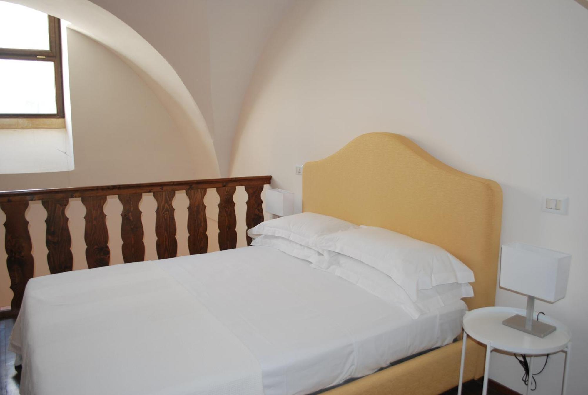Palazzo Della Contessa - Suites & Breakfast Lecce Luaran gambar