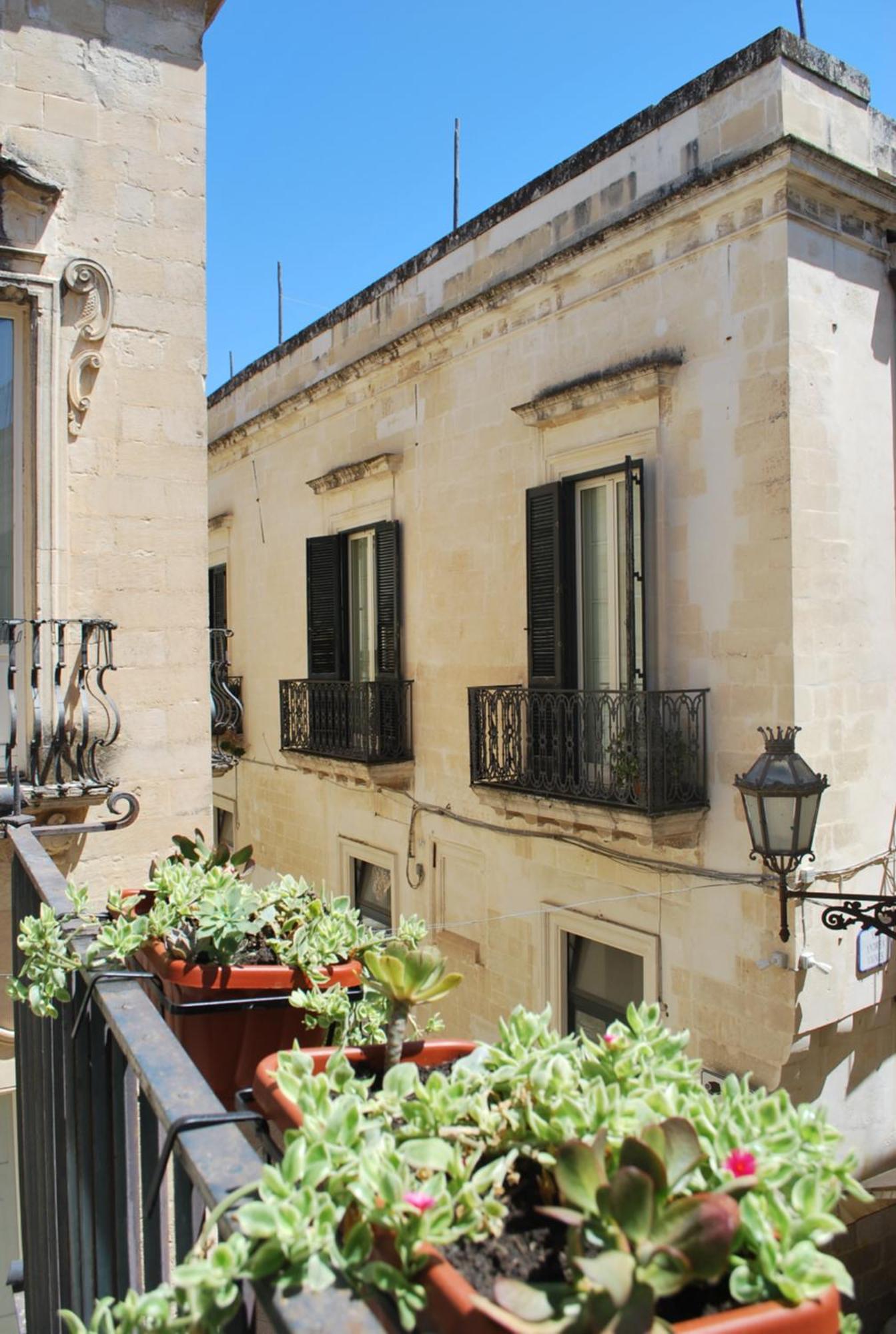 Palazzo Della Contessa - Suites & Breakfast Lecce Luaran gambar